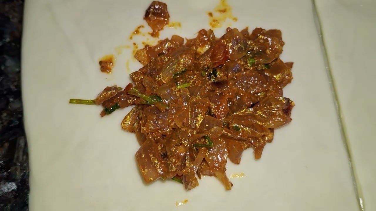 Egg puff in hyderabadi style #cookwithunnisa1 #cooking #food #egg #snacks #hyderabad #short 