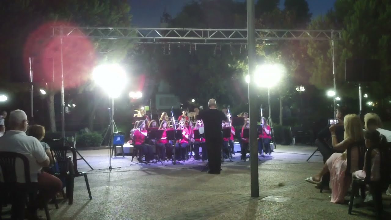 Espanola by Victor Lopez