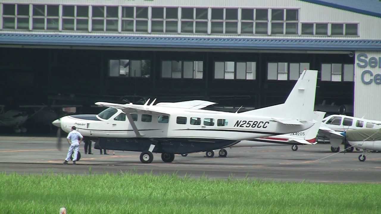 Cessna 208B Grand Caravan Take-off & Landing N258CC