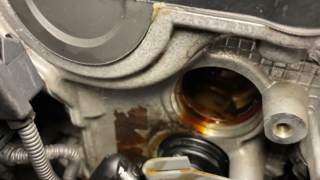 Замена уплотнительных колец BMW Vanos. Распространённые места утечки масла N46. Как очистить, сня...
