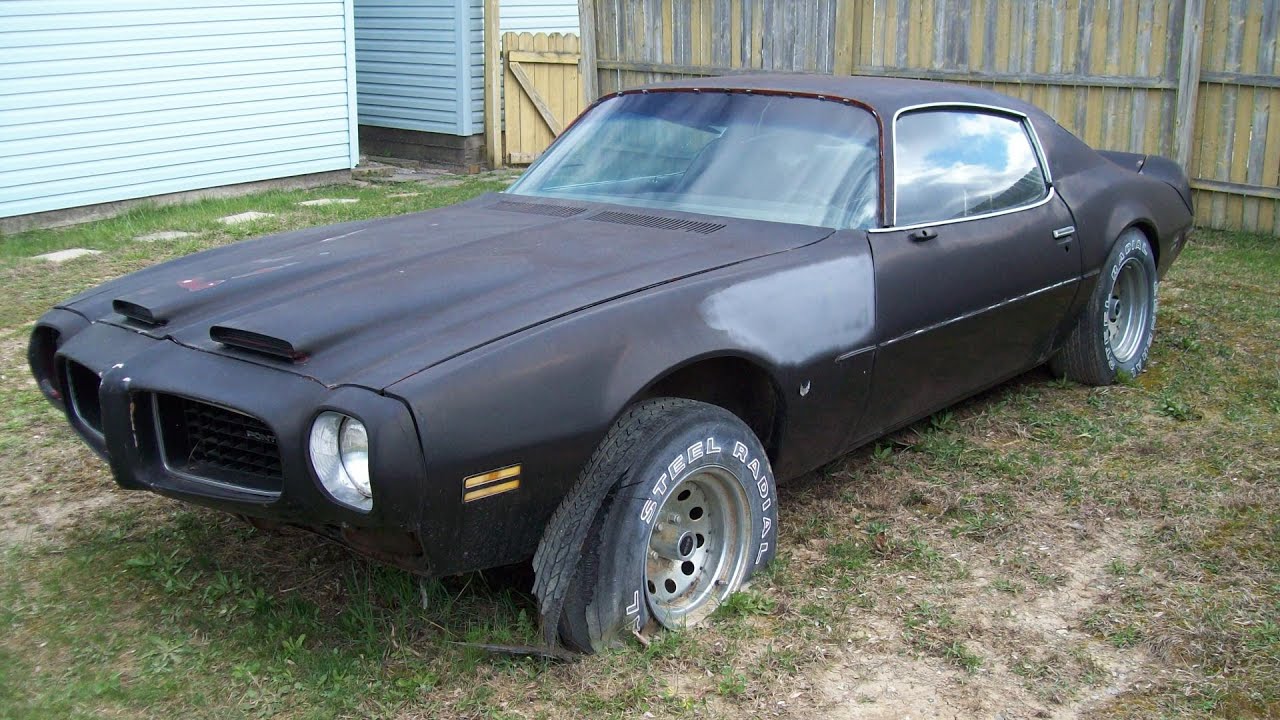1972 Firebird restoration 47 Painting the Firebird base coat and clearcoat time.