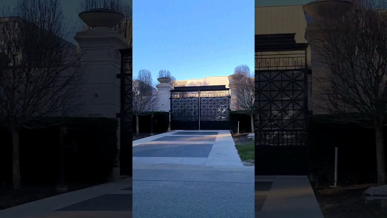 Drake's Huge Toronto Bridle Path Mansion House in North York North Toronto Ontario Canada #rapstar