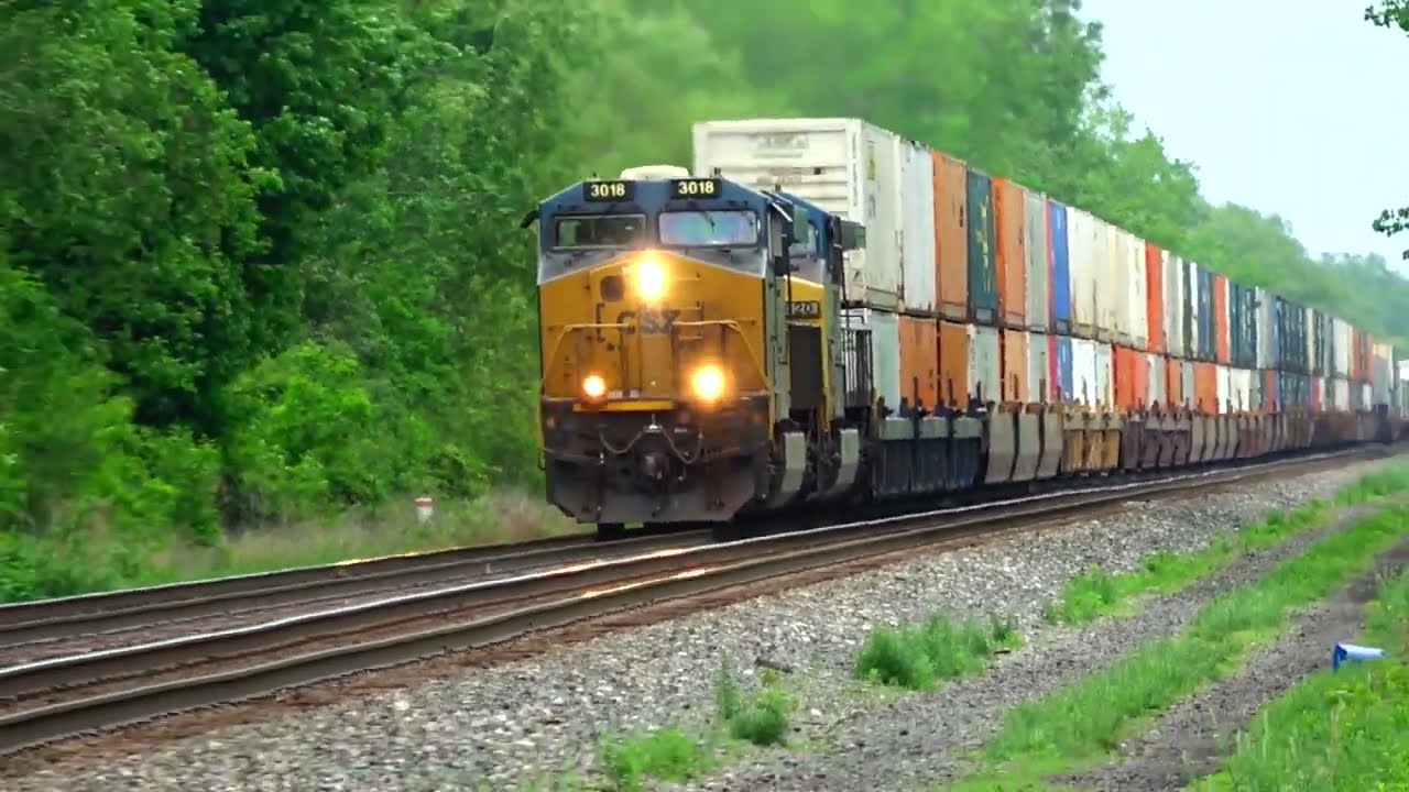 Awesome Triple Train Meet. Big NS Train Bangs the Diamond. Huge CSX Manifest Train + More Trains!