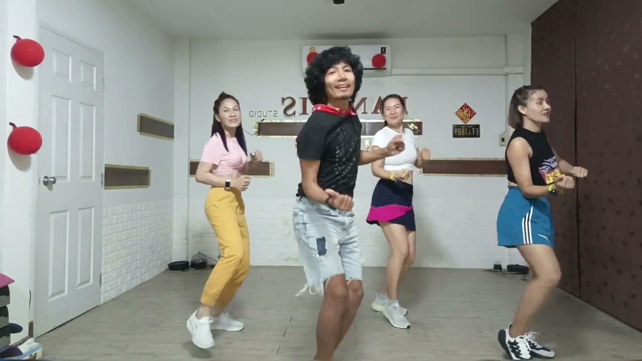 สาวเทคนิค  เต้นออกกำลังกาย