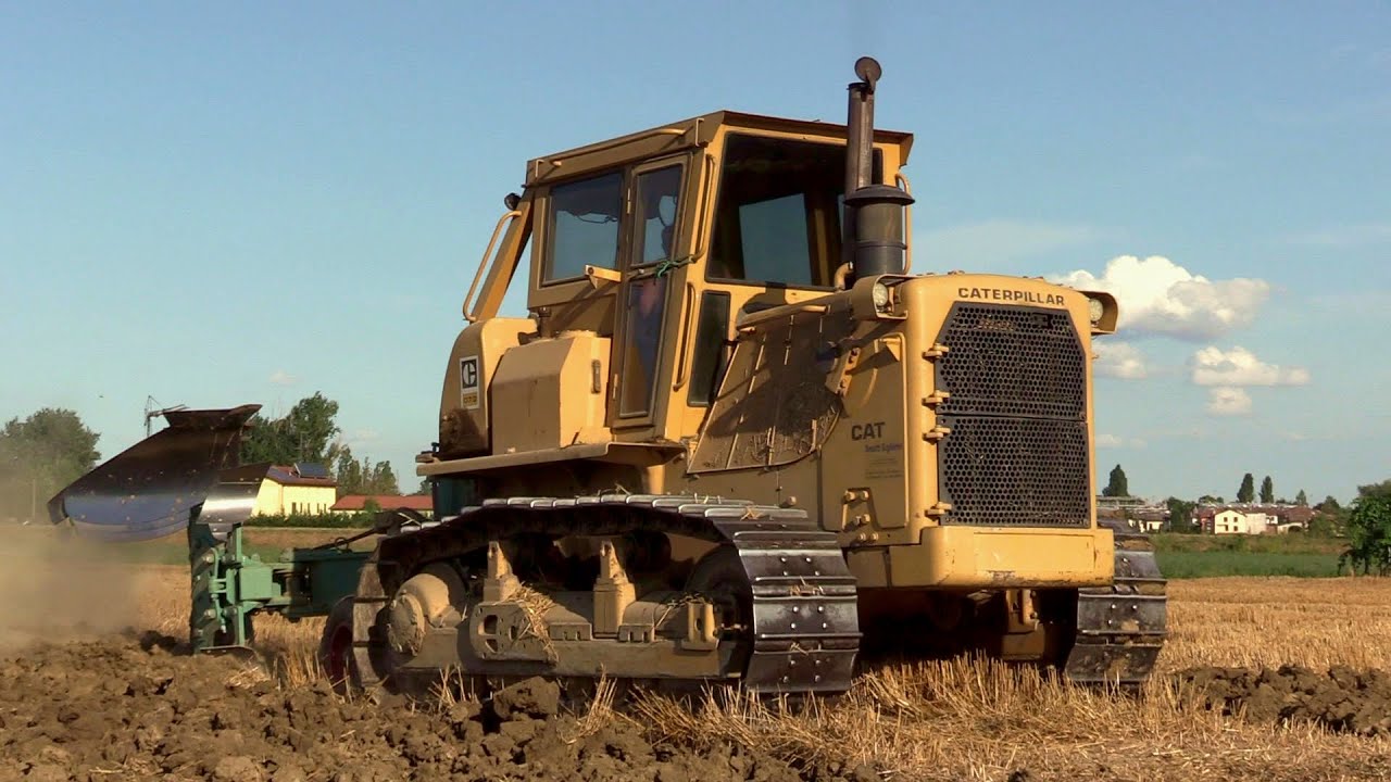 Caterpillar D7G + Nardi plowing - Pure engine sound
