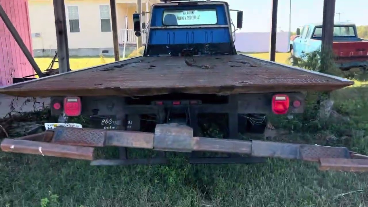 1995 International 4700 roll back tow truck project