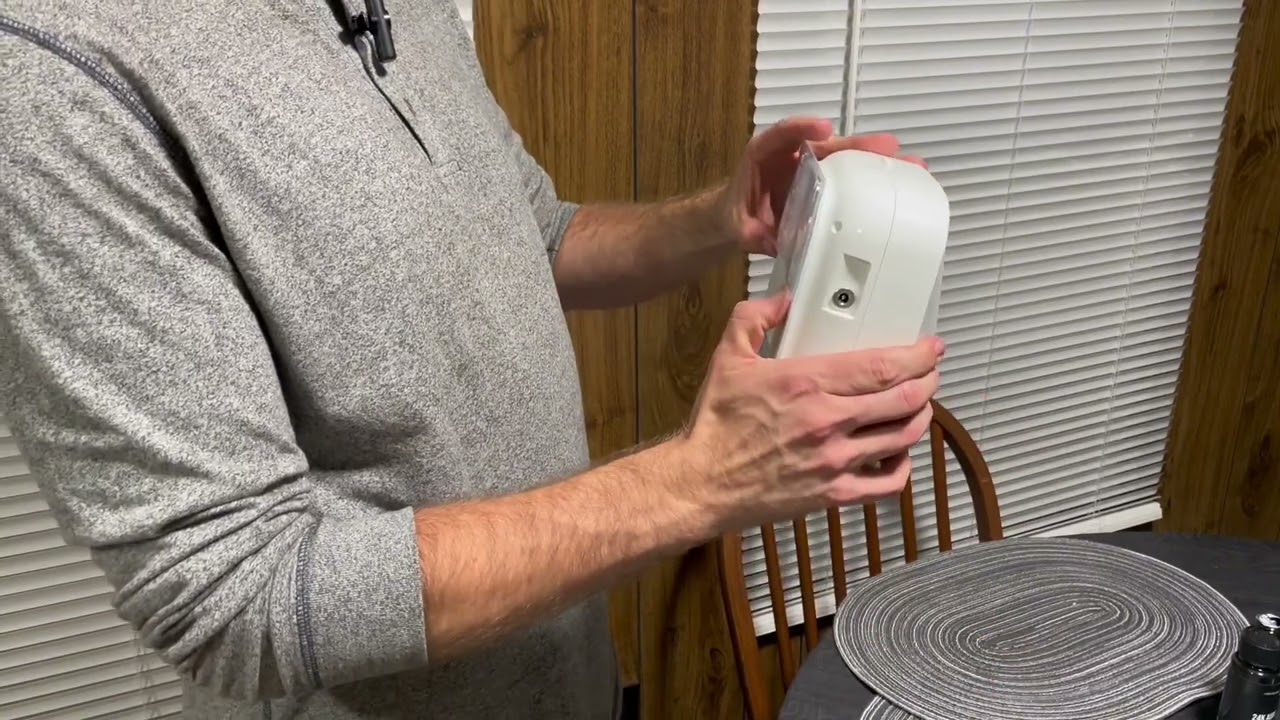 Smart Waterless Essential Oil Diffuser - Easy mounting to the wall!