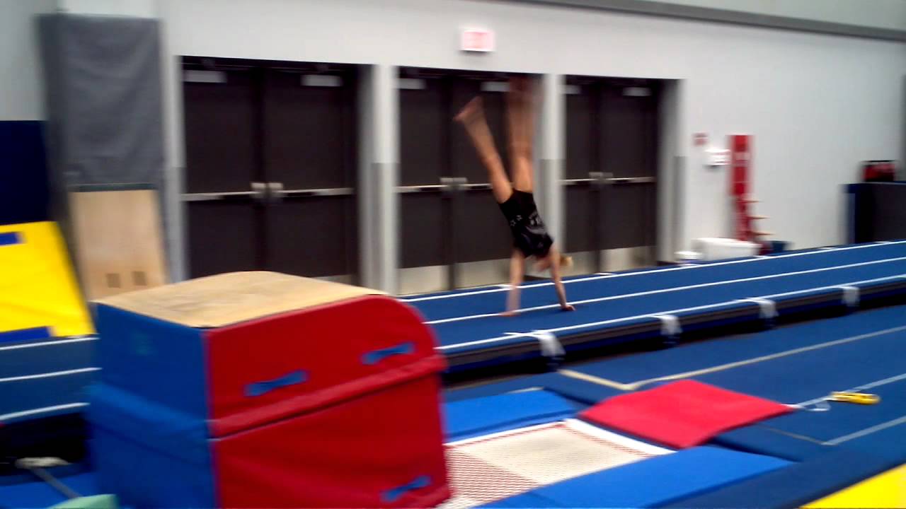 Cassie double back on floor