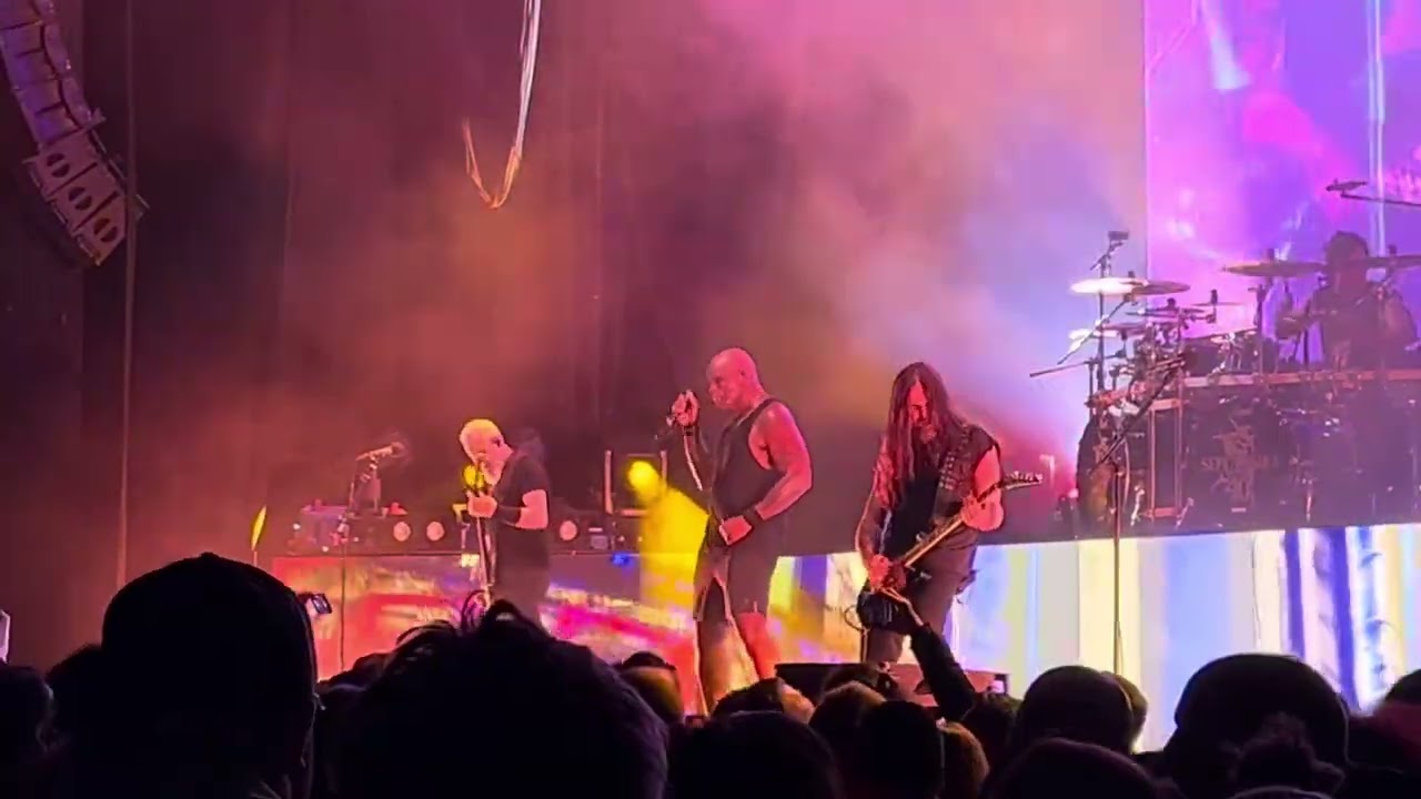 Sepultura live at the telegraph building in Belfast 10th of Nov