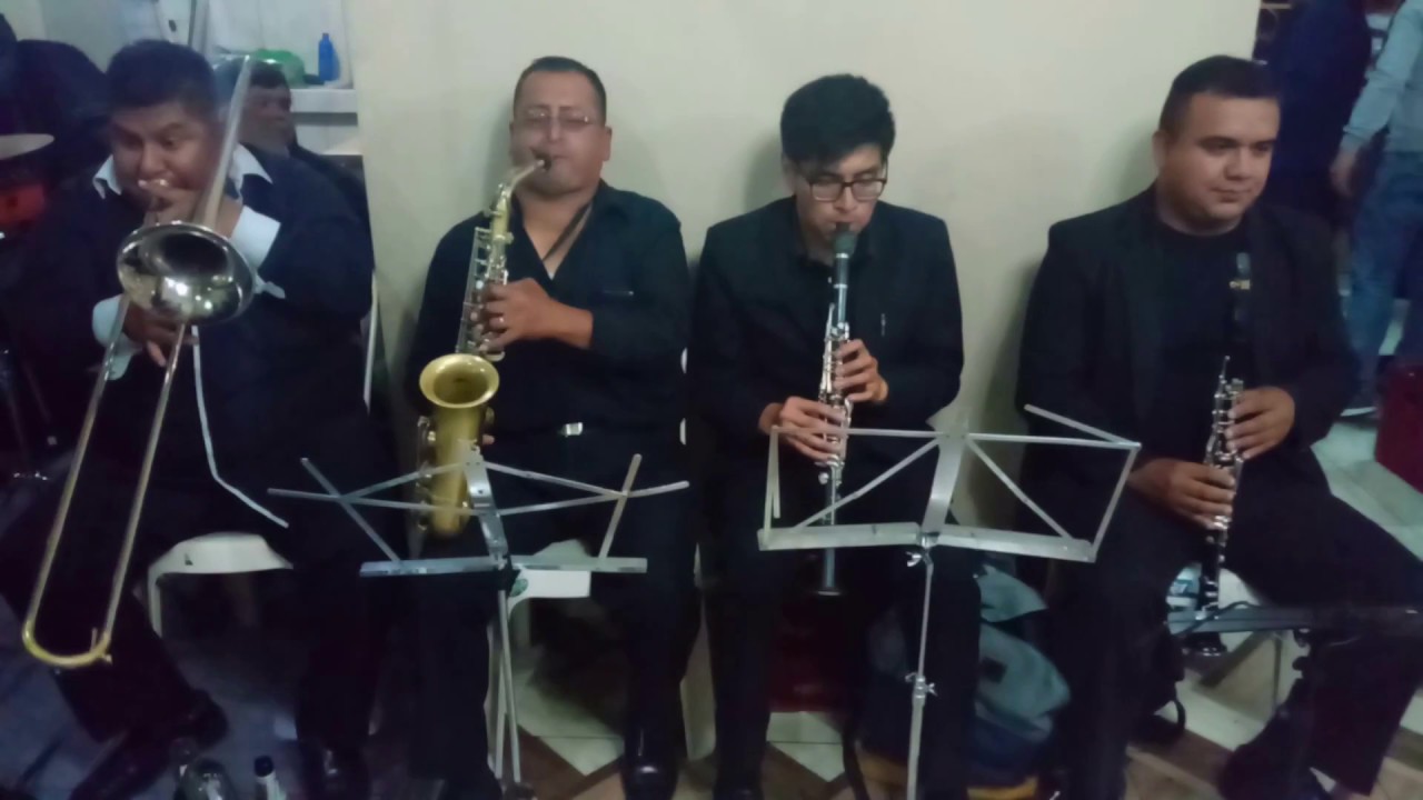 ENTRADAS DE VALS CON SAXO BANDA DE MUSICOS ♫♪♫