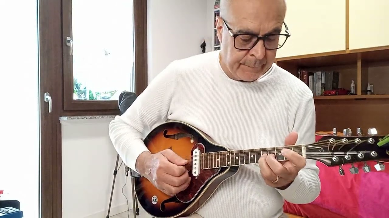 Violetta. 🎶 Valzer (G. Occhio) mandolino.