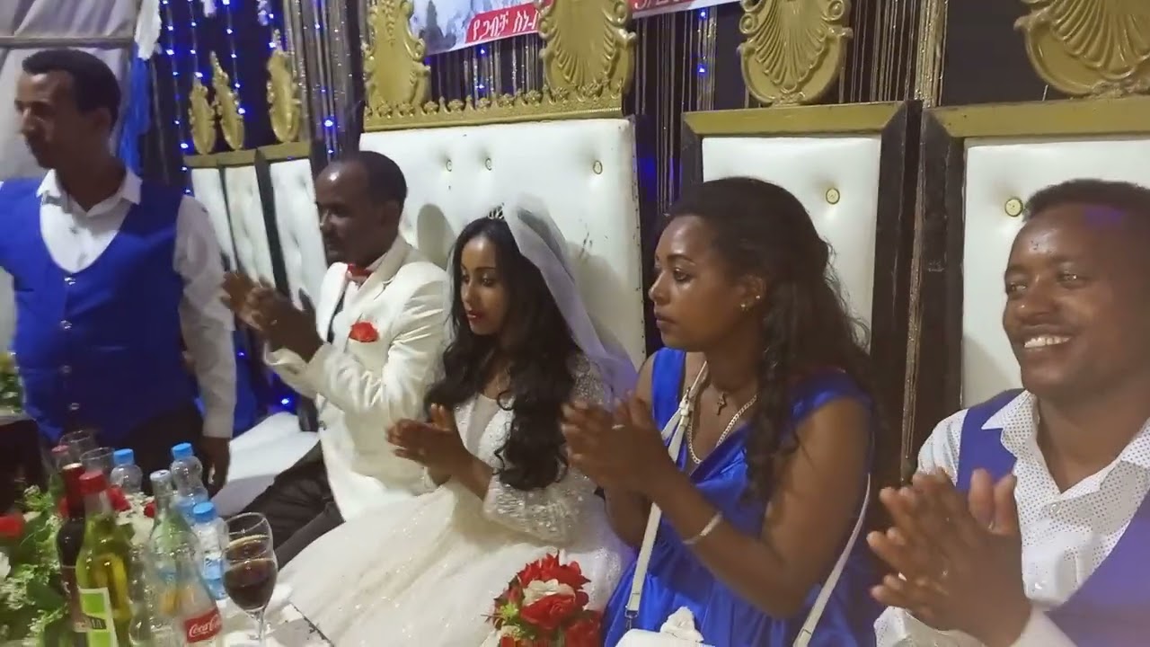ቅልጥ ያለ አገውኛና አማርኛ የሠርግ ጭፈራ በእንጅባራ