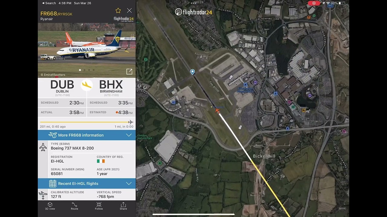 Ryanair landing in FlightRadar24&rsquo;s 3D view!