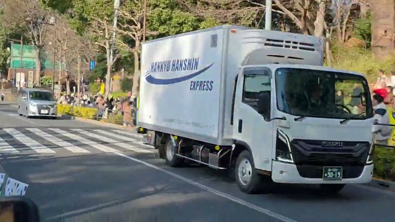シャオレイ、トラック初乗車で移動中、ご無事を祈ります❤