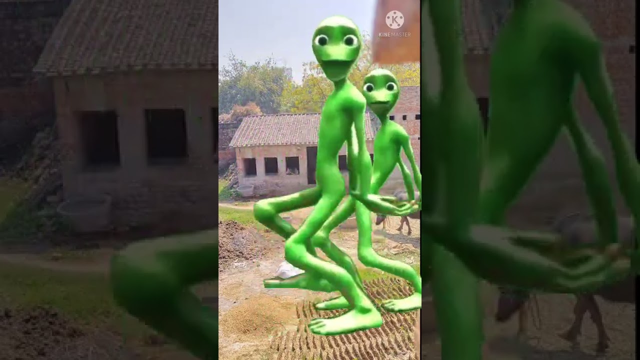 New version funny alian dance 🤣😂 #shorts #alien #surprise #so_sweet #funny #aliendance #amazing (2)