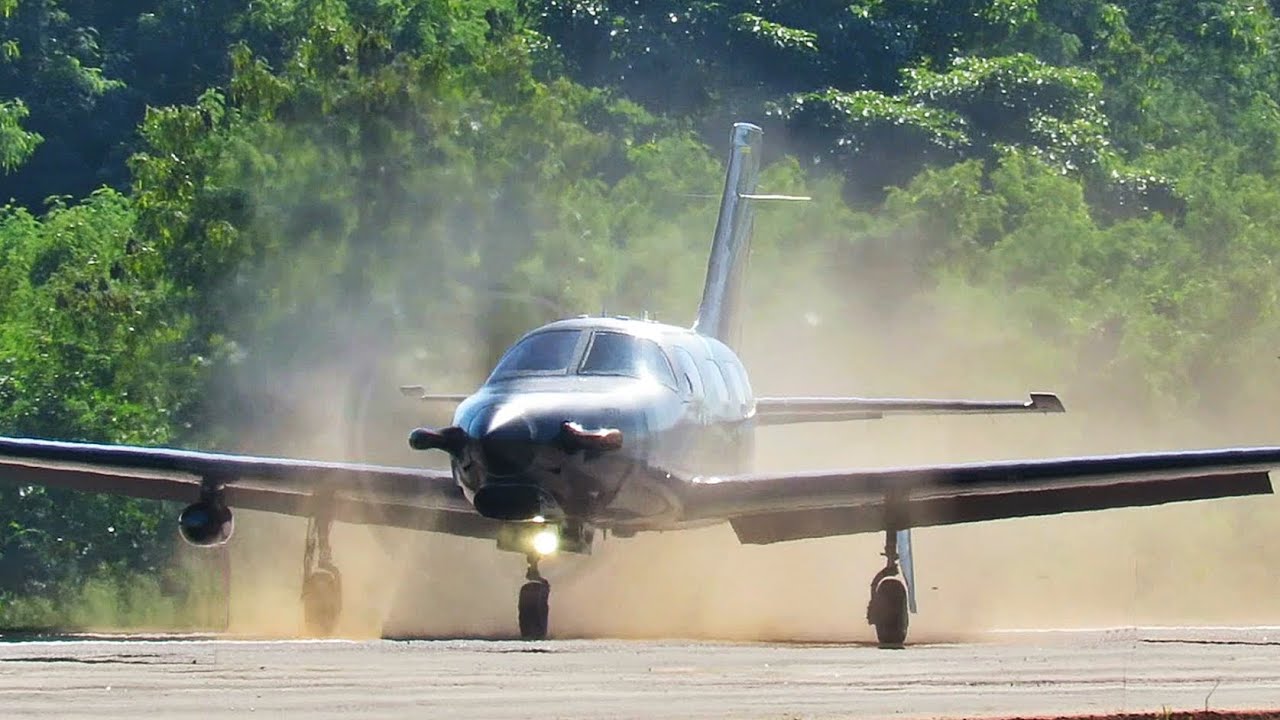 Piper Malibu Mirage/Jetprop DLX Pousando Passando Próximo a Urubus