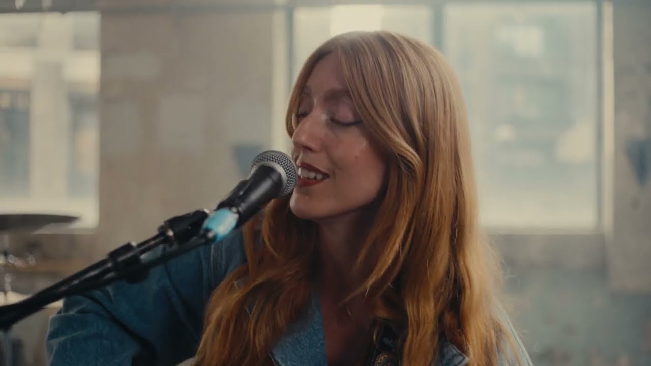 Elina - Cutting Ties (Official Performance Video)