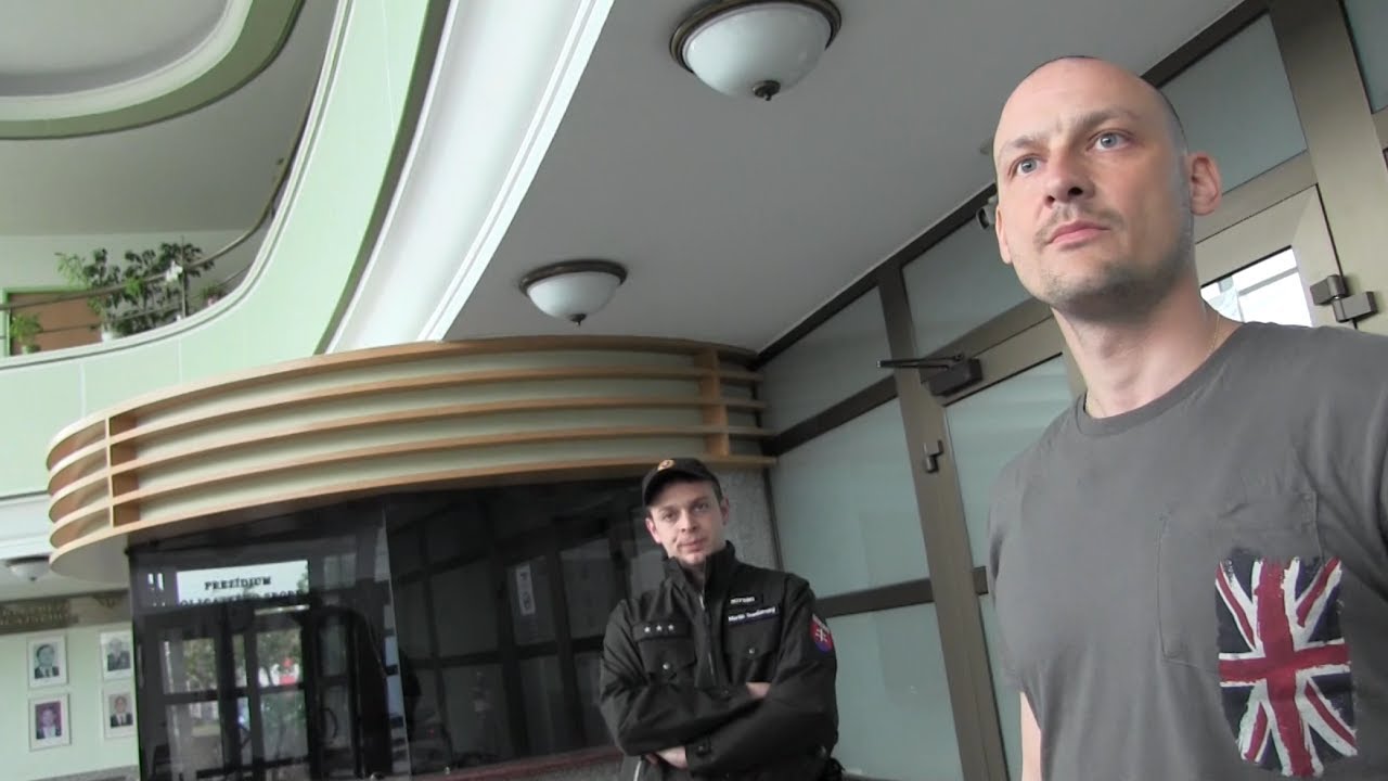 Policajt v civile, bez mena a identity?! Svojvôľa a arogancia bez hraníc.