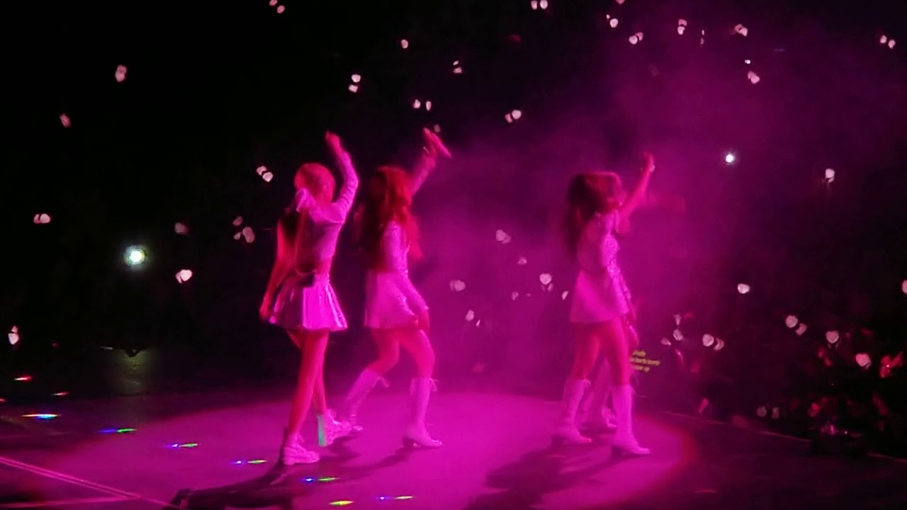 BLACKPINK (live) -STAY and WHISTLE ,Prudential Center, NJ NY 05-02-19
