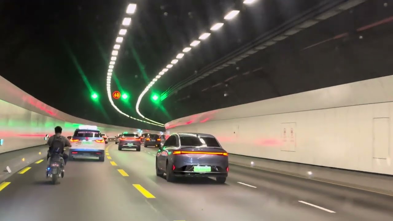 Shenzhen Jigongshan Tunnel - China