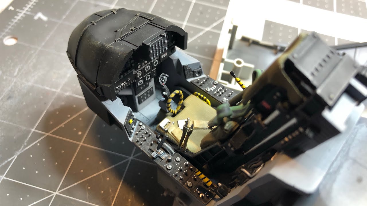 Сборка самолёта HobbyBoss AV8B Harrier 1/18, часть 4: завершение кабины