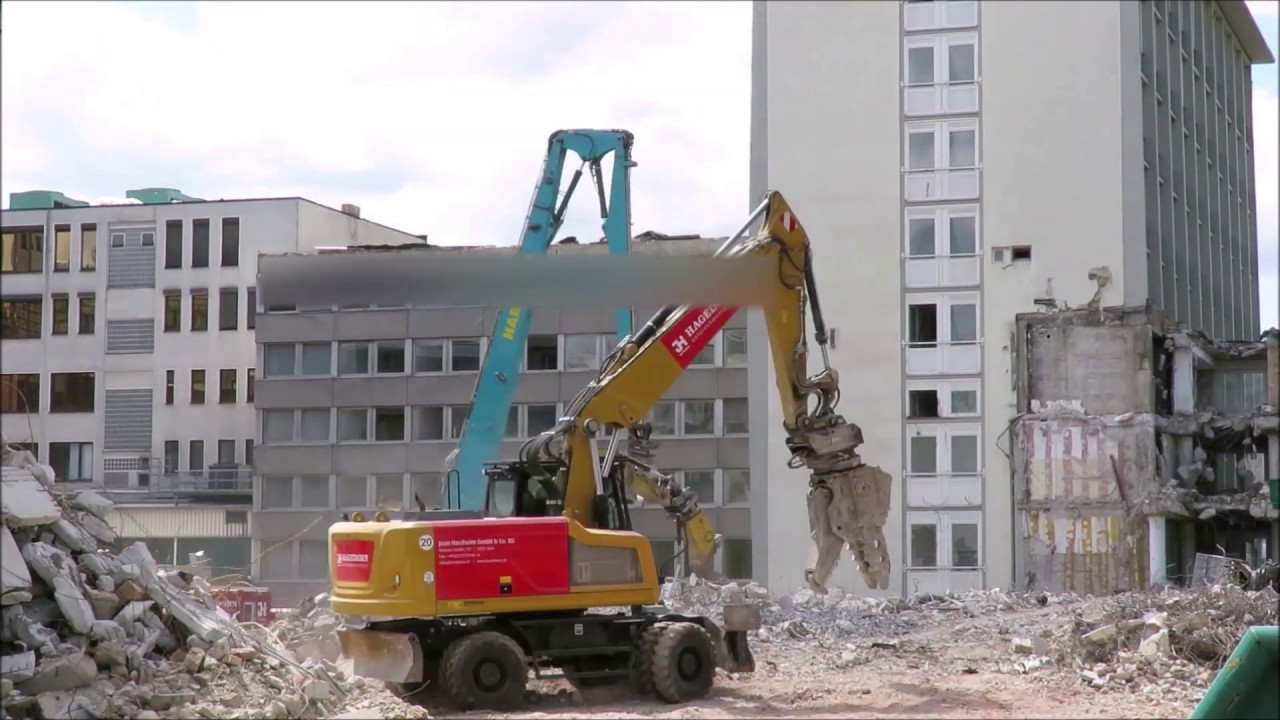 Bagger Liebherr 954 HARZHEIM Rückbau Fassade