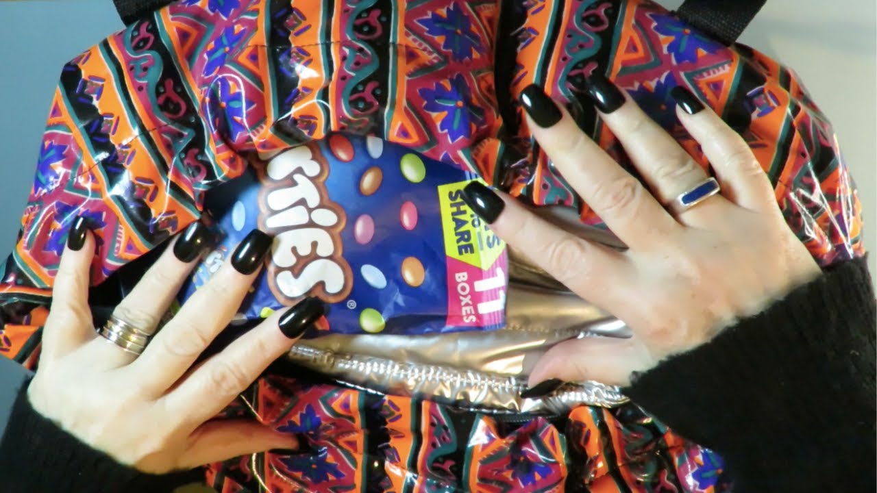ASMR What's in My Bag / No Talking 👜
