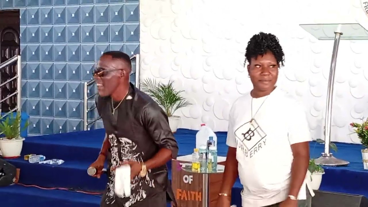 Moment Of Praises 🔥🕺 Sunday Breakthrough Service 📚