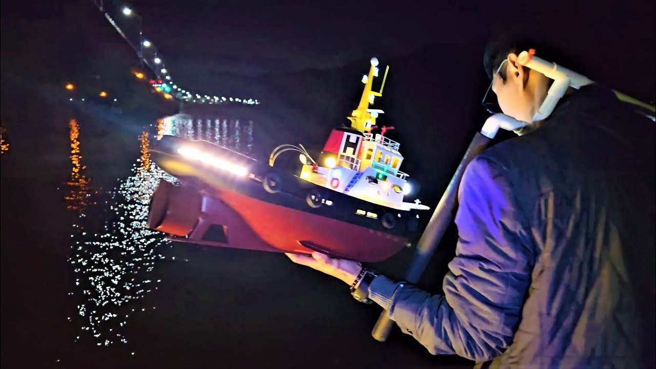 RC Boat Horizon Harbor 30-Inch Tug Boat Brushless night circumnavigation