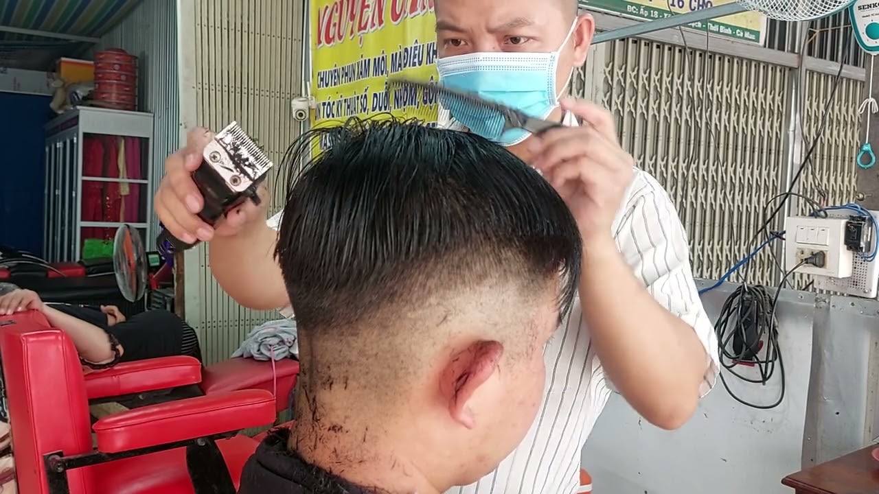 Cắt tóc nam harnecucr.fade sát da. Giá bình dân ngày tết 30k 