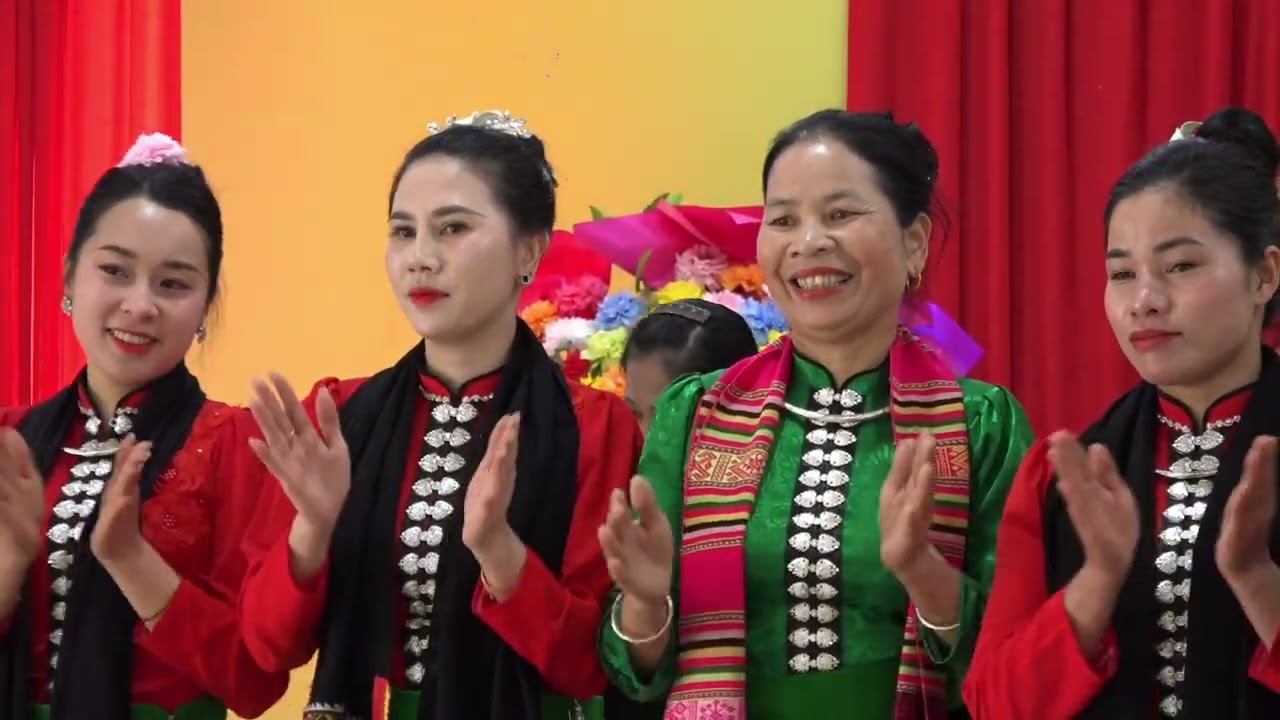 Tiếp theo múa chúc mừng đại hội người cao xã liên sơn tỉnh Lào Cai.6.2.2026
