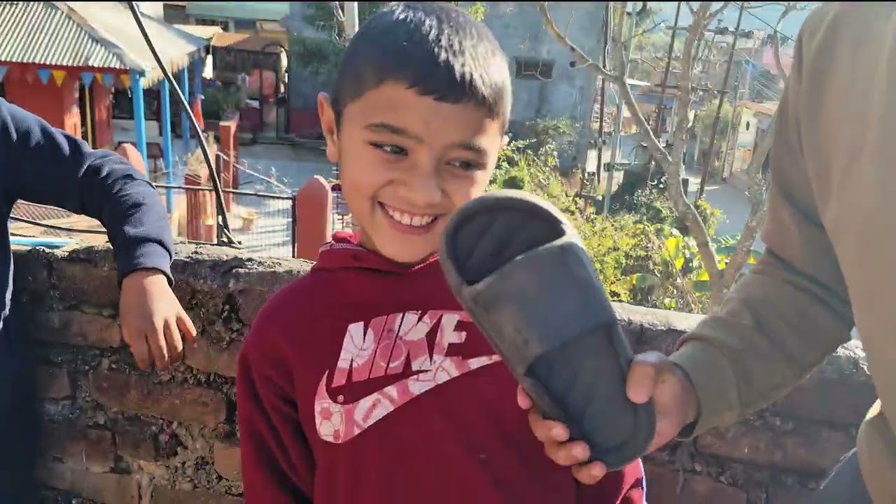 Aaja ko din vai haru chhat maa basera gayo