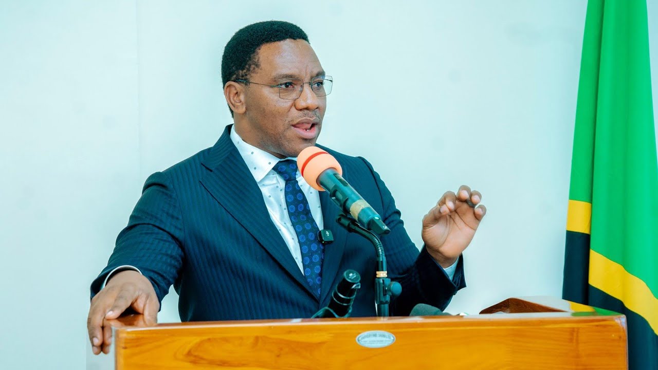"KILA MTU AENEE KWENYE KITI CHAKE, UKIFANYA KAZI WIZARA HII UNAVAA VIBAYA NJE" MAKONDA AANZA KAZI