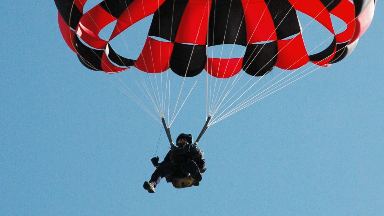 SKYDIVING LILLO- PARACOMANDER