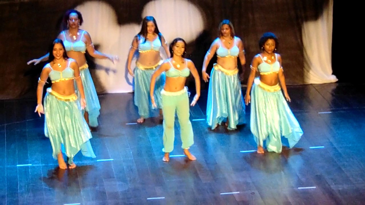 Mundo Mágico da Disney. Studio de Danças e Artes Bangu - Dança do Ventre