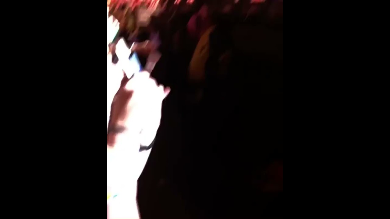 Harry singing Happy Birthday to a fan at the Philly show last night | Love On Tour #harrystyles