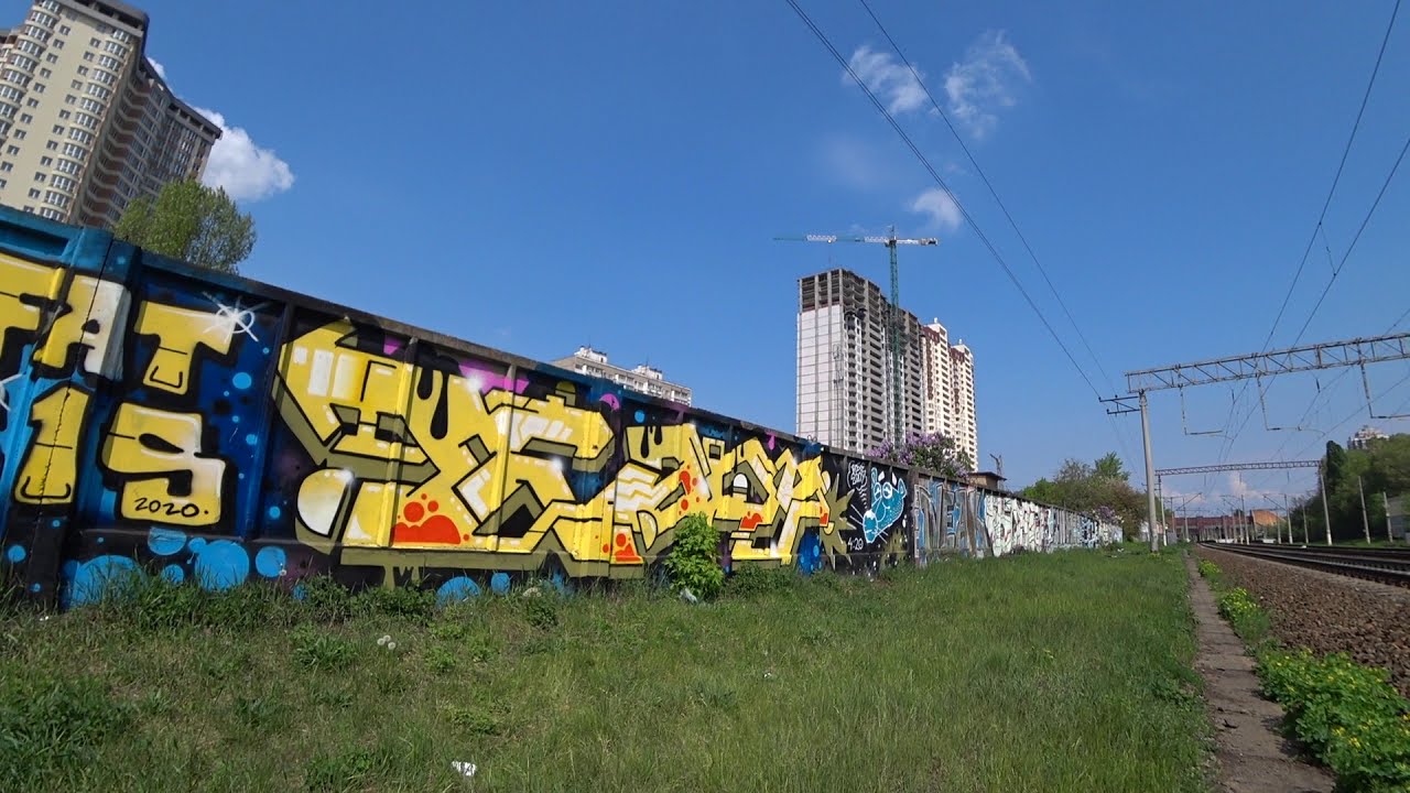 train line graffiti tour