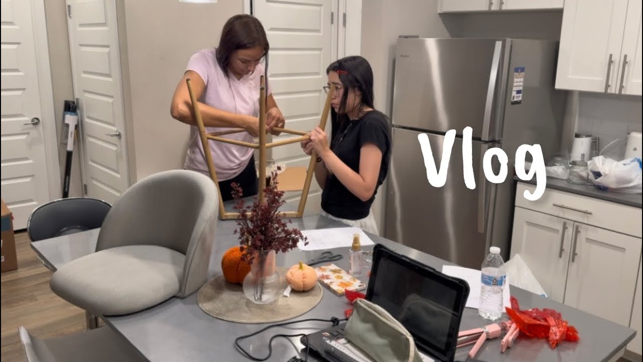 Novidades! Montando os moveis novos do apartamento | decorando a porta 😂