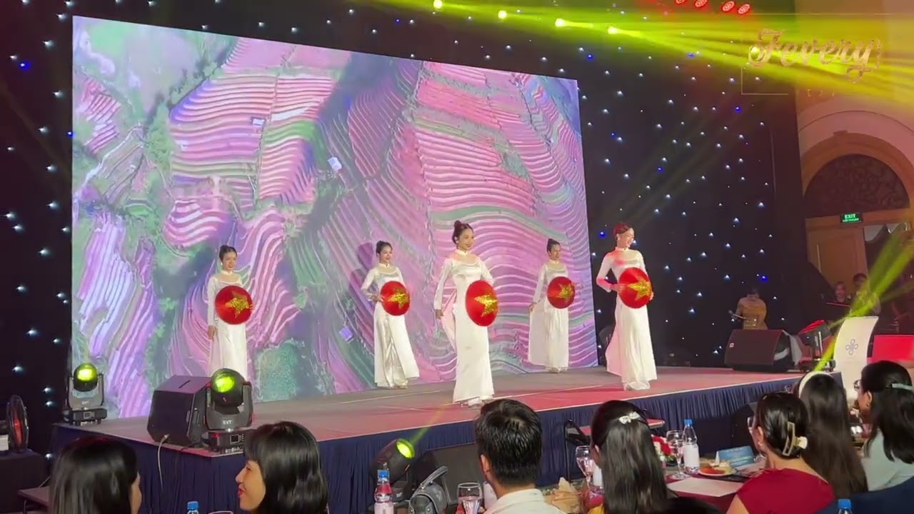 Múa Hello Vietnam (On Stage) | Vũ đoàn Fevery