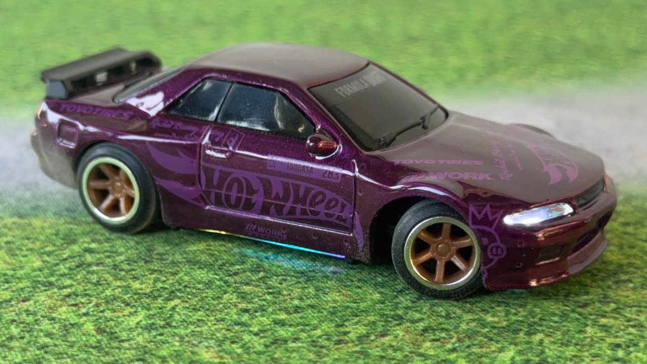 Playing around with the Hot Wheels Pandem Nissan Skyline R32 RC Car!