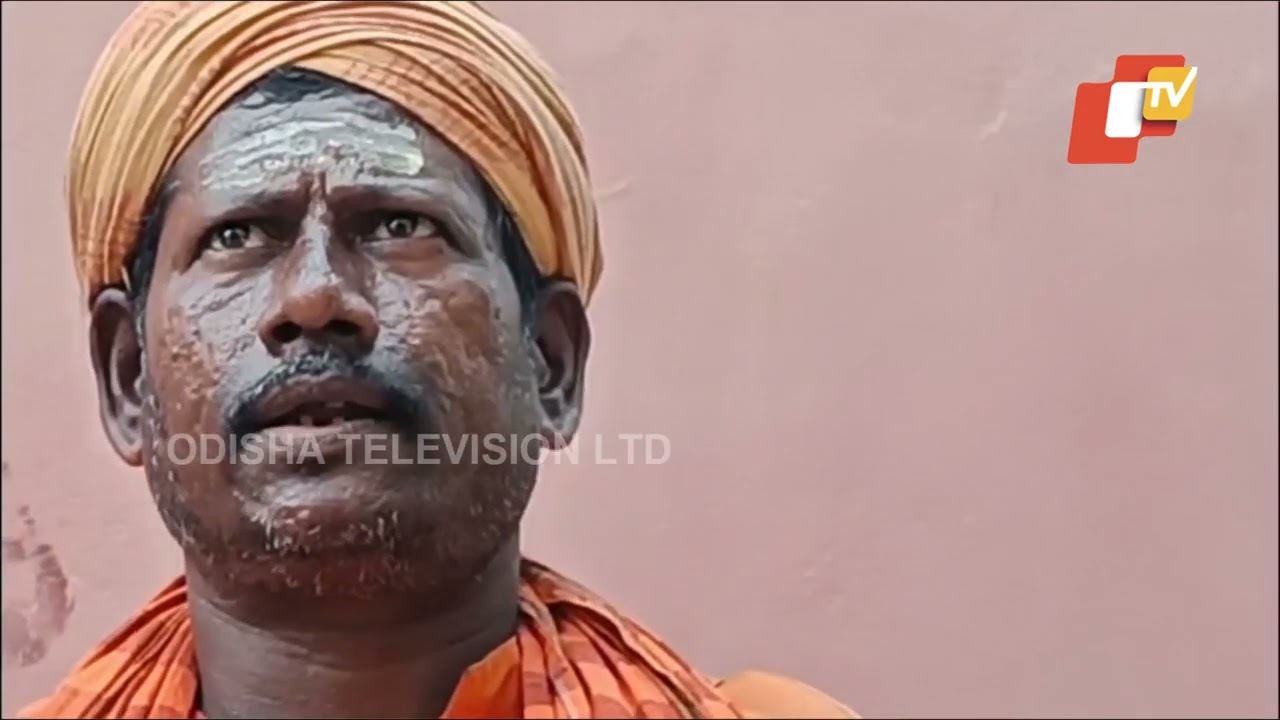 Man earns livelihood playing traditional instrument in Bhadrak