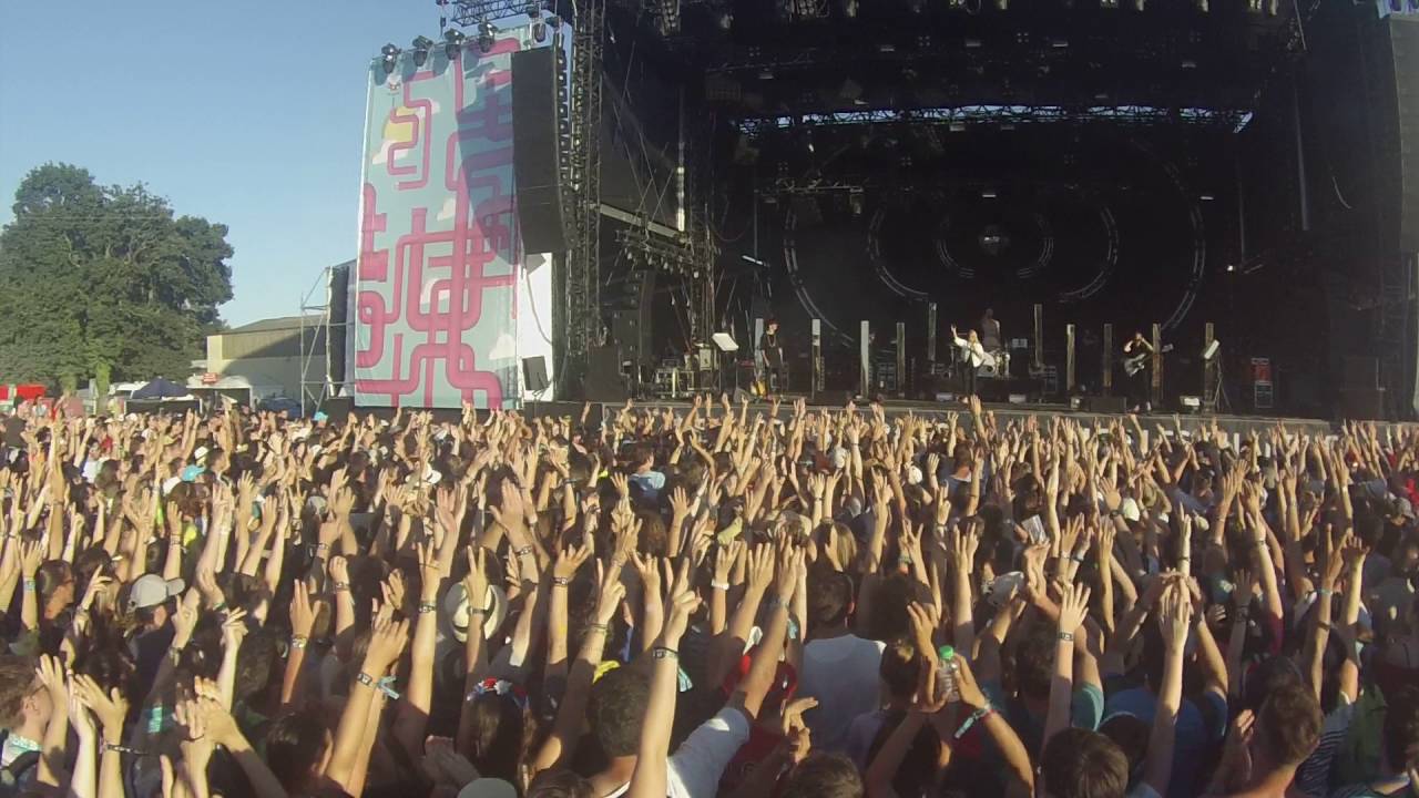 Qui ne saute pas n'est pas Niçois - Hyphen Hyphen (Vieilles Charrues 2016)