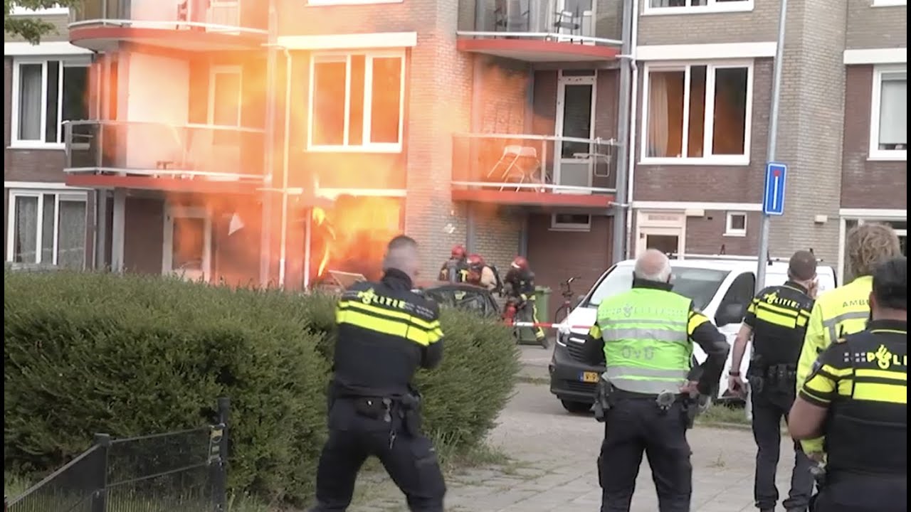 Explosie flatgebouw Beijum: bewoonster omgekomen, deel bewoners weer terug
