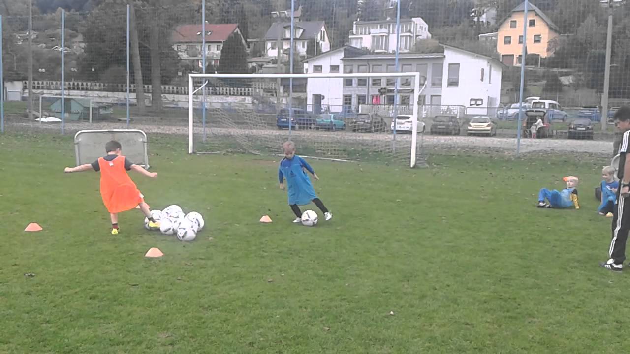Bambinitraining mit dem DFB-Mobil