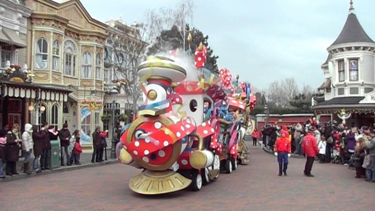 Disneyland Paris Minnie's Party Train 01-02-2010