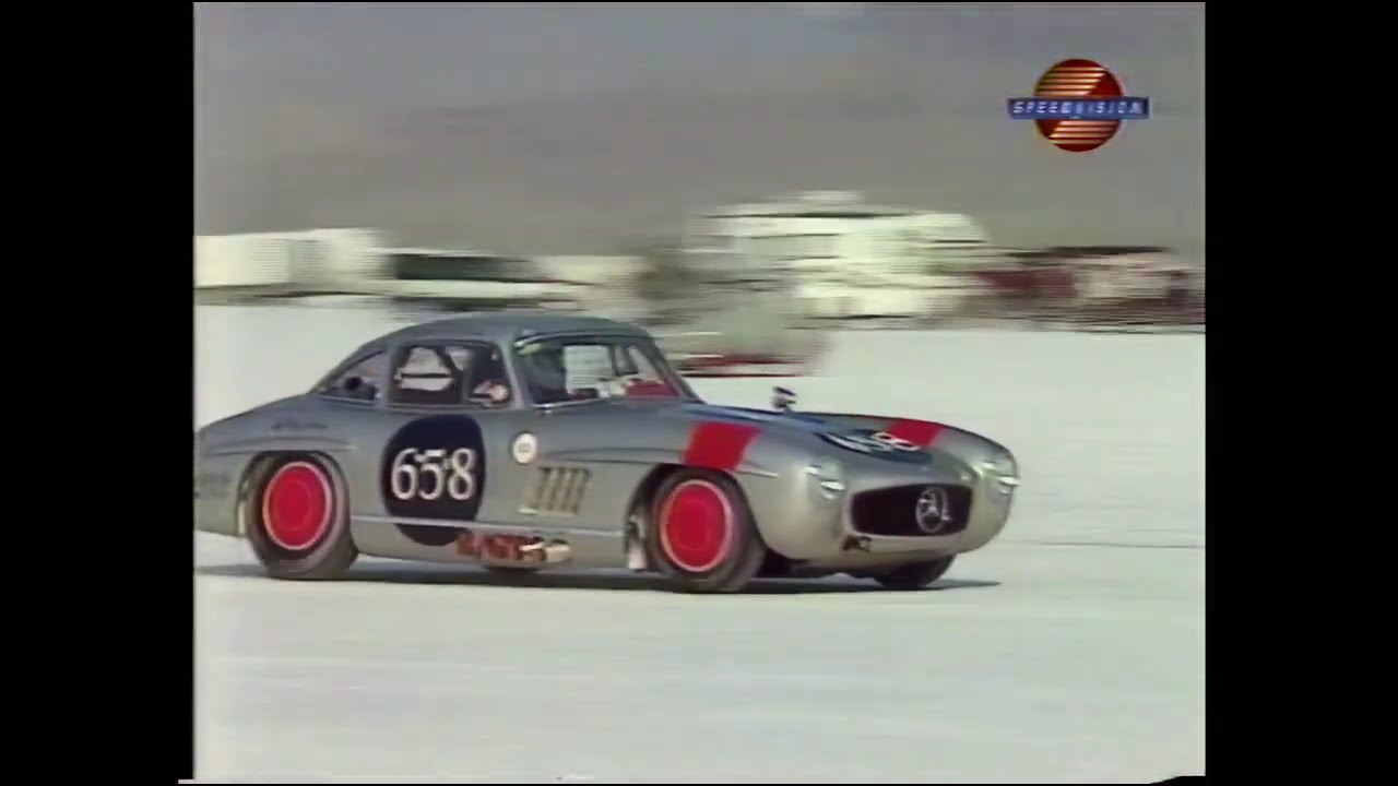 Mercedes 300SL Gullwing at Bonneville