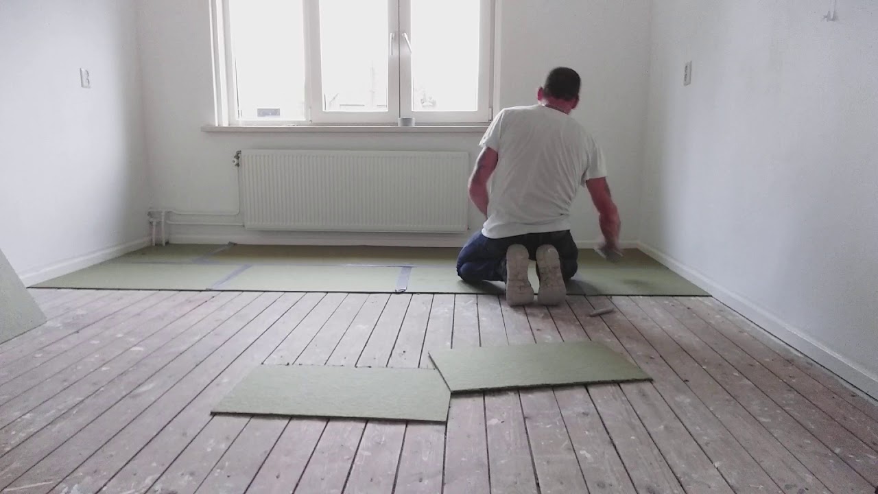 Ondervloer laminaat leggen.
