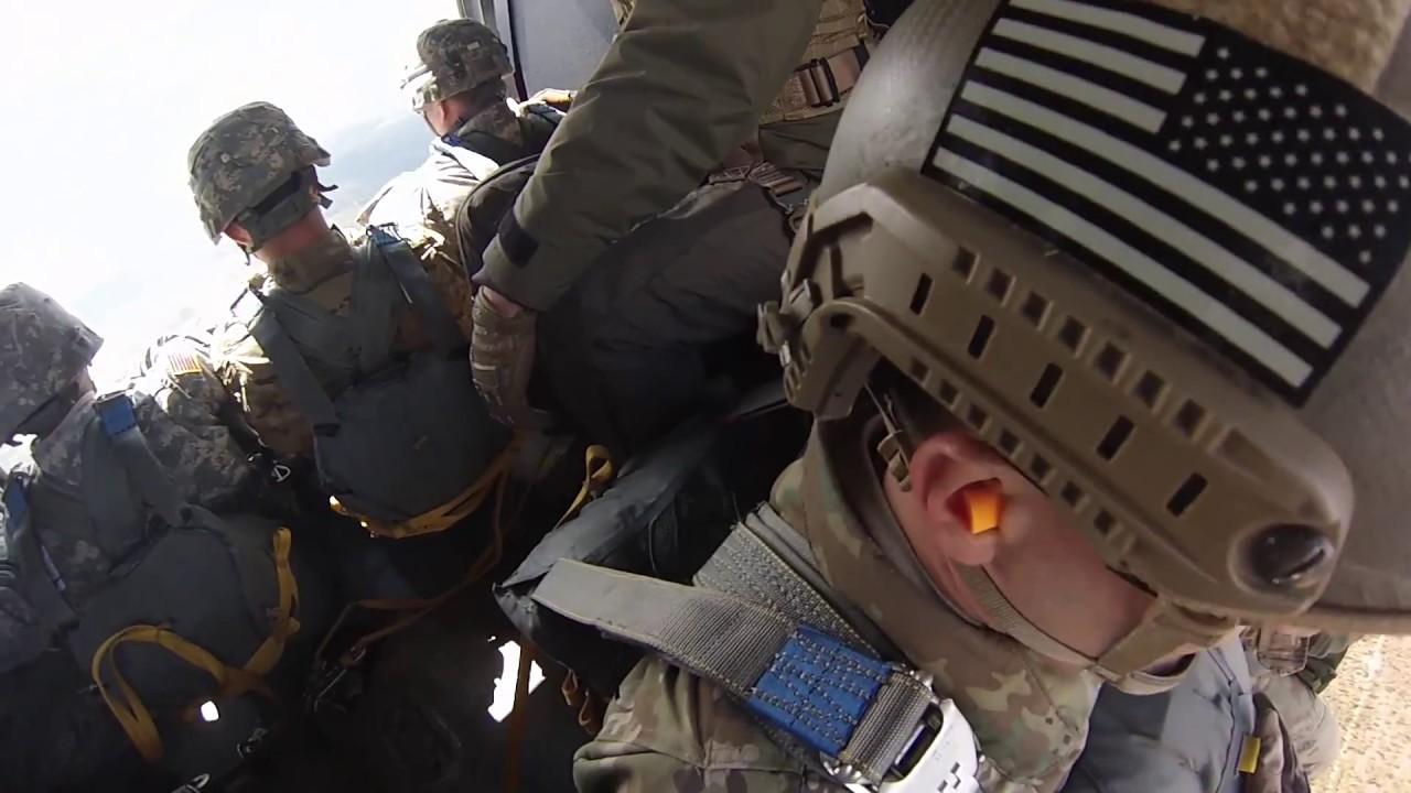 UH-60 BLACK HAWK AIRBORNE JUMP - GERMAN WINGS