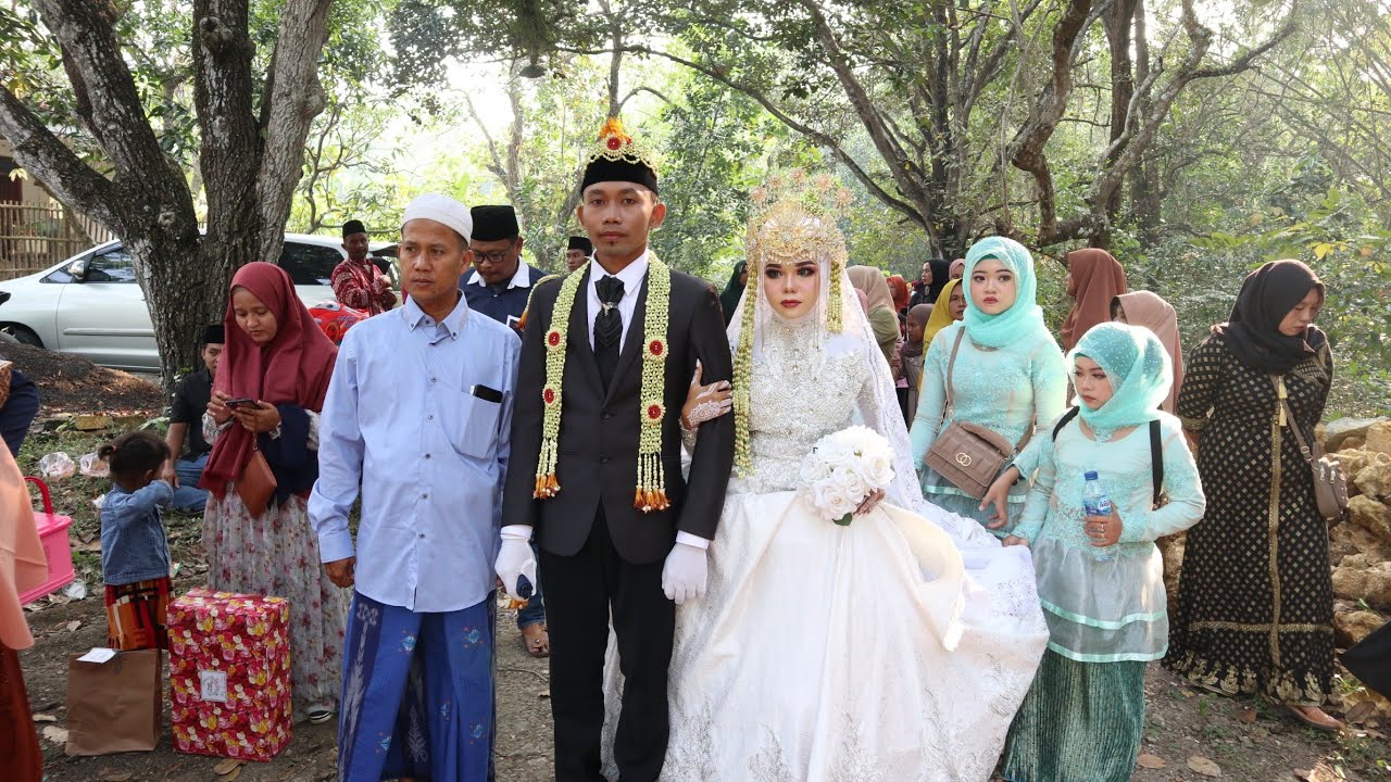 TRADISI MANTEN ADAT. MADURA RESEPSI PERNIKAHAN  MUHYI & SITI ARDILA. DIIRINGI DRUMBAND GP ANSOR.