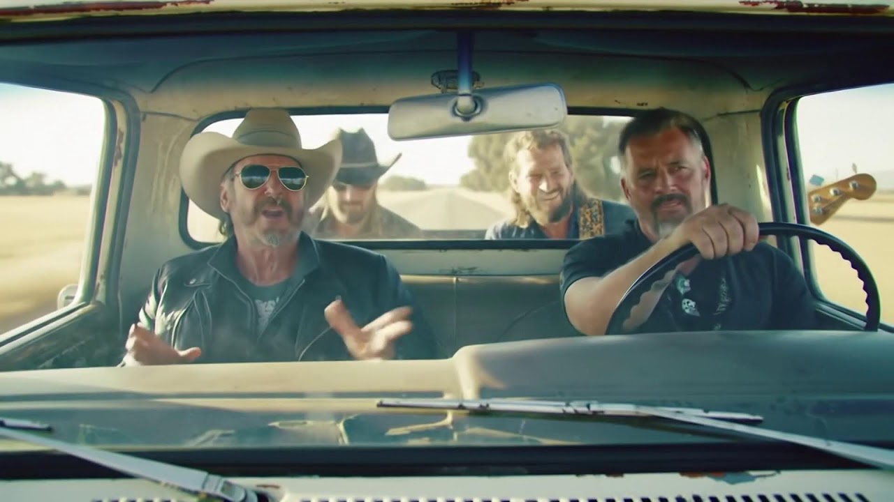Country Rock Vibes – Southern Wind & Dust Trails Inspired by Chris Stapleton